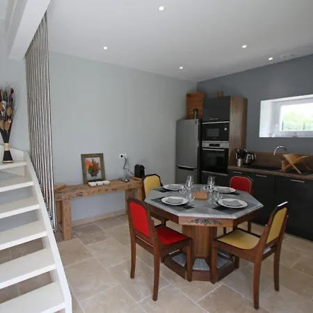Cosy Avec Terrasse, Jardin Et Barbecue, Proche Sites Historiques - Fr-1-589-370 * Removille
