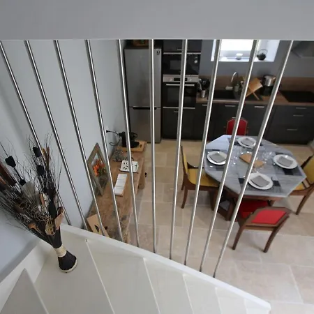 Cosy Avec Terrasse, Jardin Et Barbecue, Proche Sites Historiques - Fr-1-589-370 * Removille
